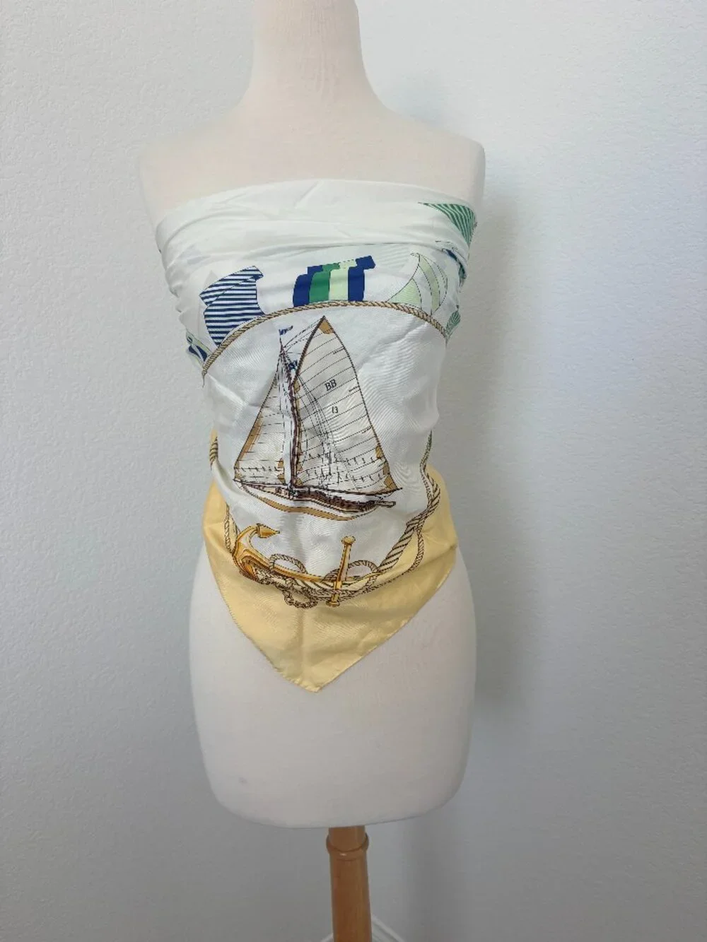 Brooks Brothers 100% Silk Top Scarf Yellow Geome Hand Made Italy 35
